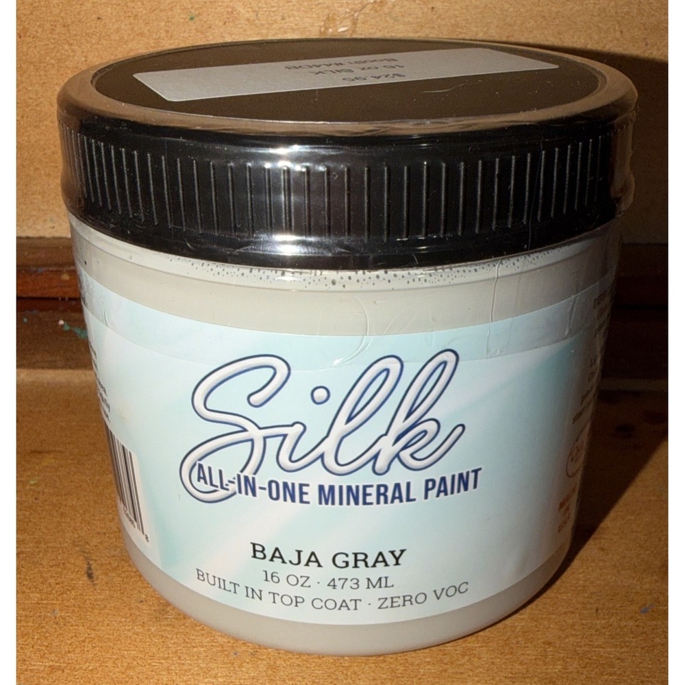 Dixie Belle Silk Paint All In One Mineral Paint BAJA GRAY 16 oz.